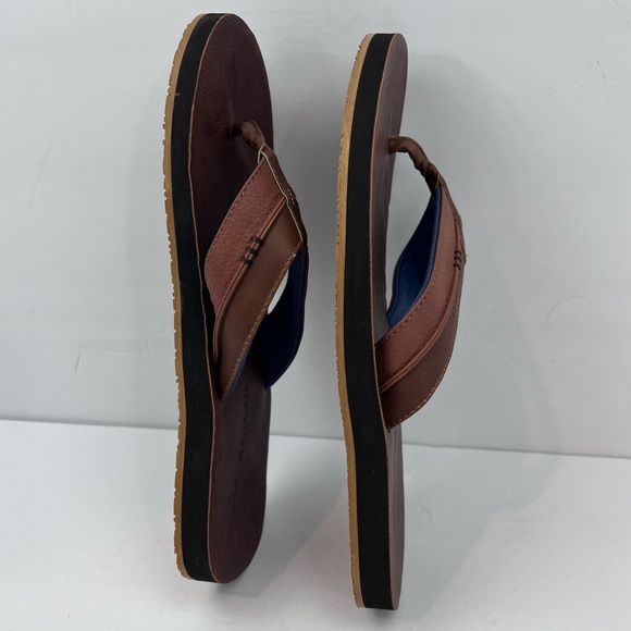 TOMMY HILFIGER, DAVIDSON-T MEN’S LIGHT BROWN FLIP FLOPS, SIZE 9M - Picture 8 of 15